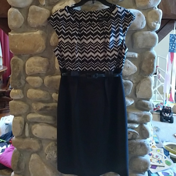 Pretty Connected Dress - Picture 1 of 6